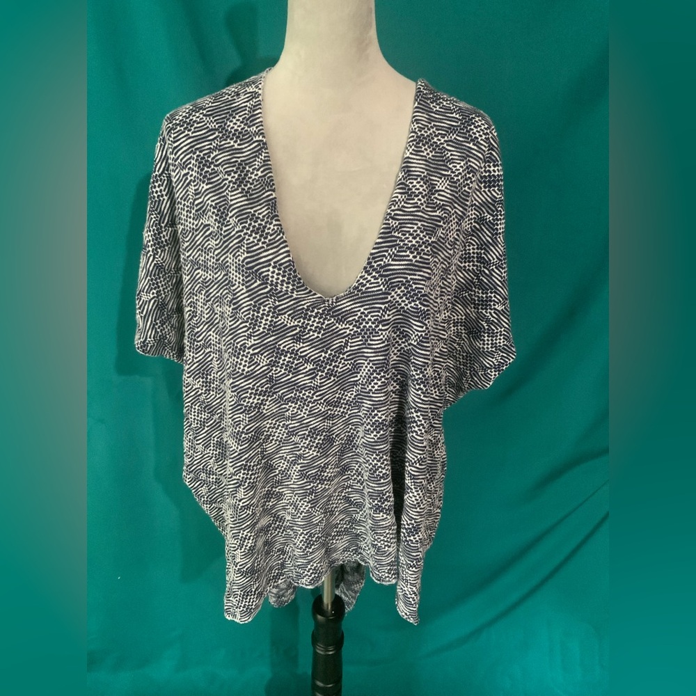 FREE PEOPLE, DEEP V-NECKLINE OVERSIZED SILHOUETTE, OPEN SIDED PONCHO, GEOMETRIC